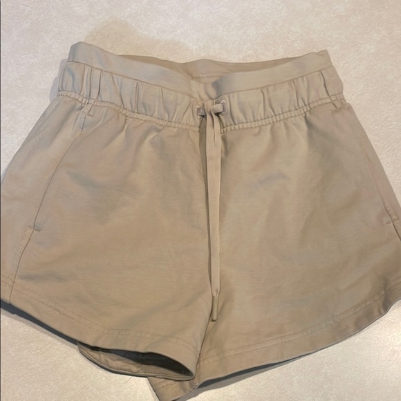Women's Tan Shorts Lululemon - Picture 1 of 3